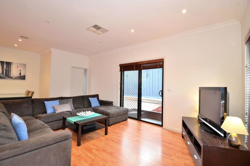 52 Beaconsfield Road, BRIAR HILL VIC 3088, Briar Hill - Thumbnail 2