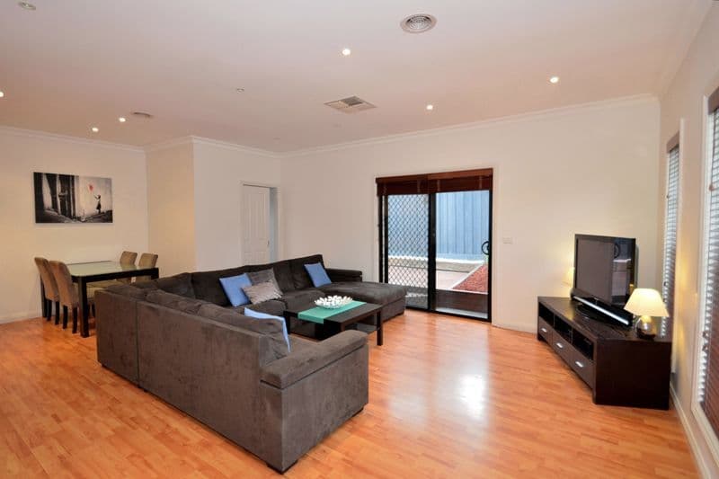 52 Beaconsfield Road, BRIAR HILL VIC 3088, Briar Hill - Thumbnail 3