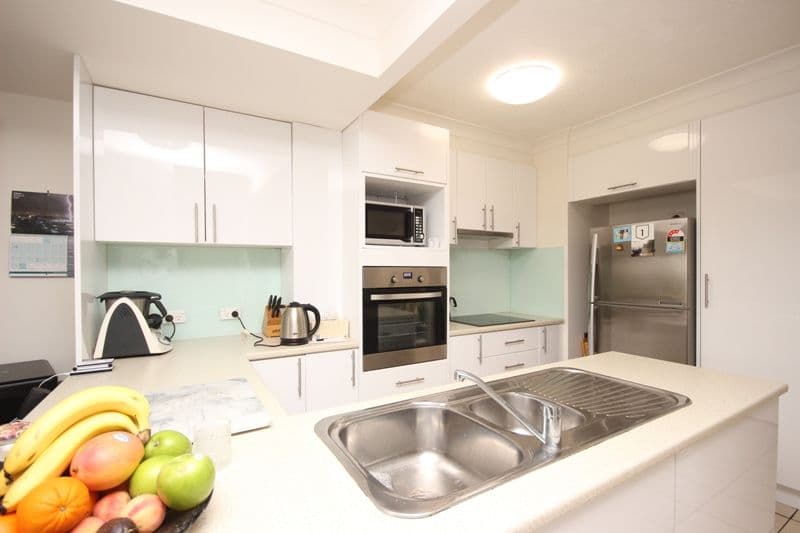 2 Coolgardie Street, Elanora QLD 4221, Elanora - Thumbnail 3
