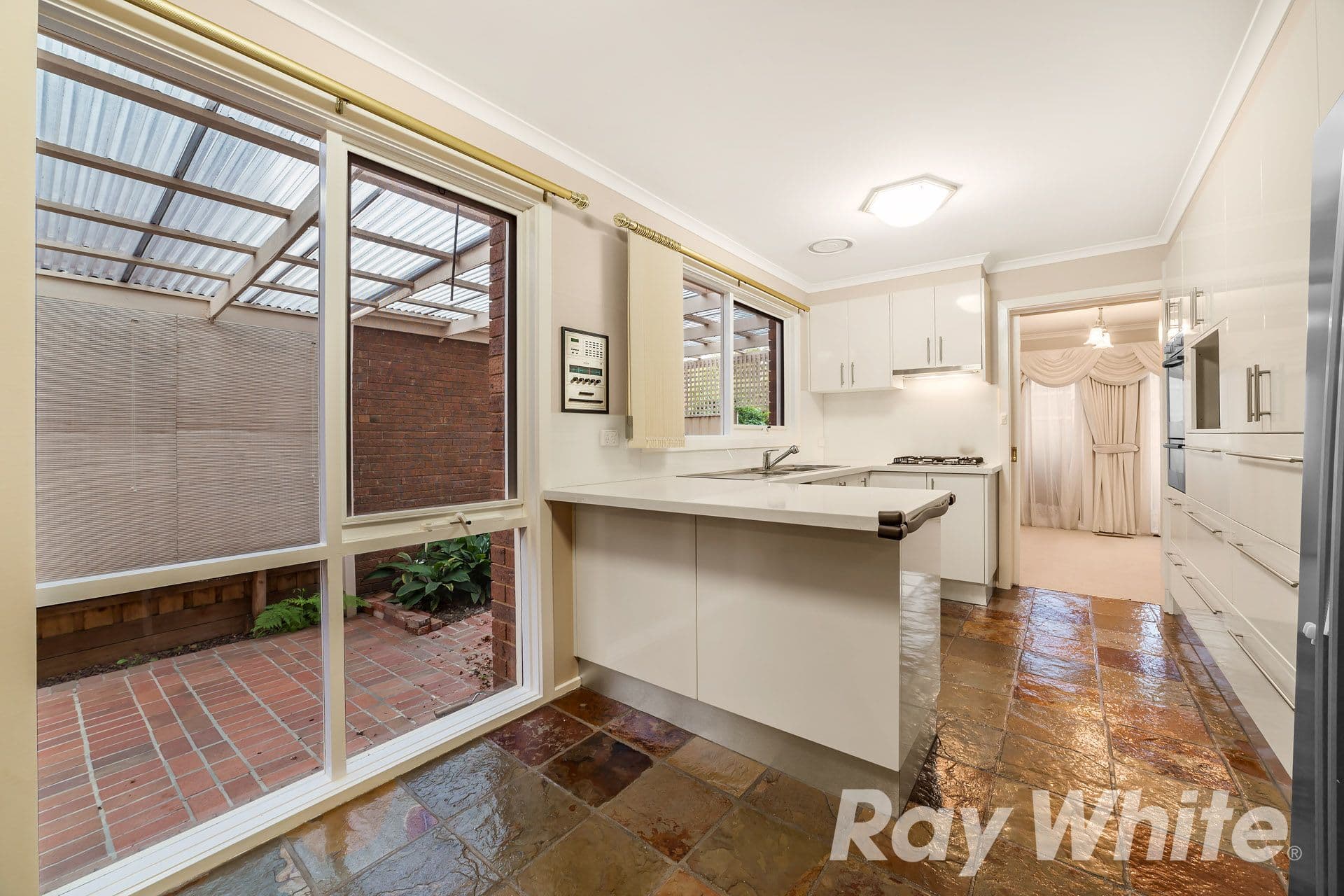 93 Old Orchard Drive, Wantirna South VIC 3152, Wantirna South - Thumbnail 4