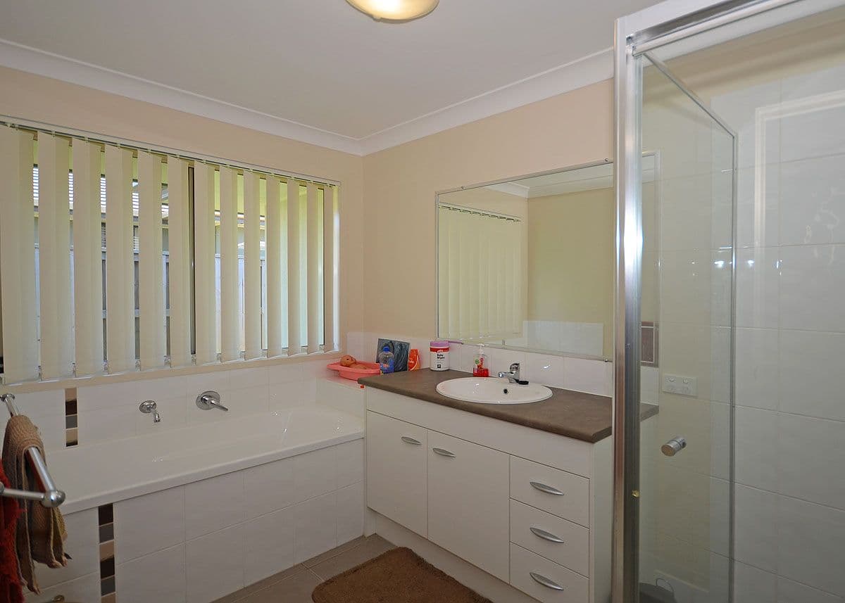 13 Parkhill Avenue, WONDUNNA QLD 4655, Wondunna - Thumbnail 3