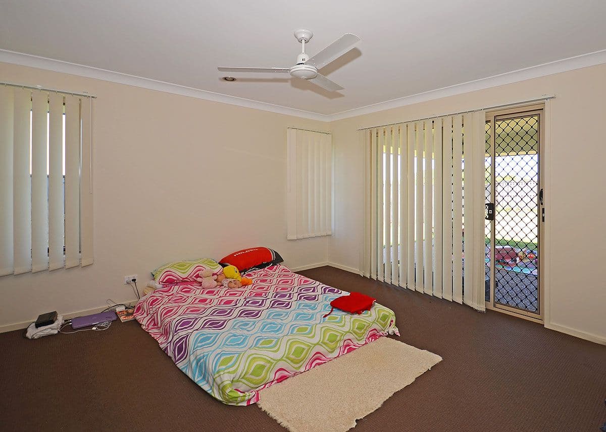 13 Parkhill Avenue, WONDUNNA QLD 4655, Wondunna - Thumbnail 4