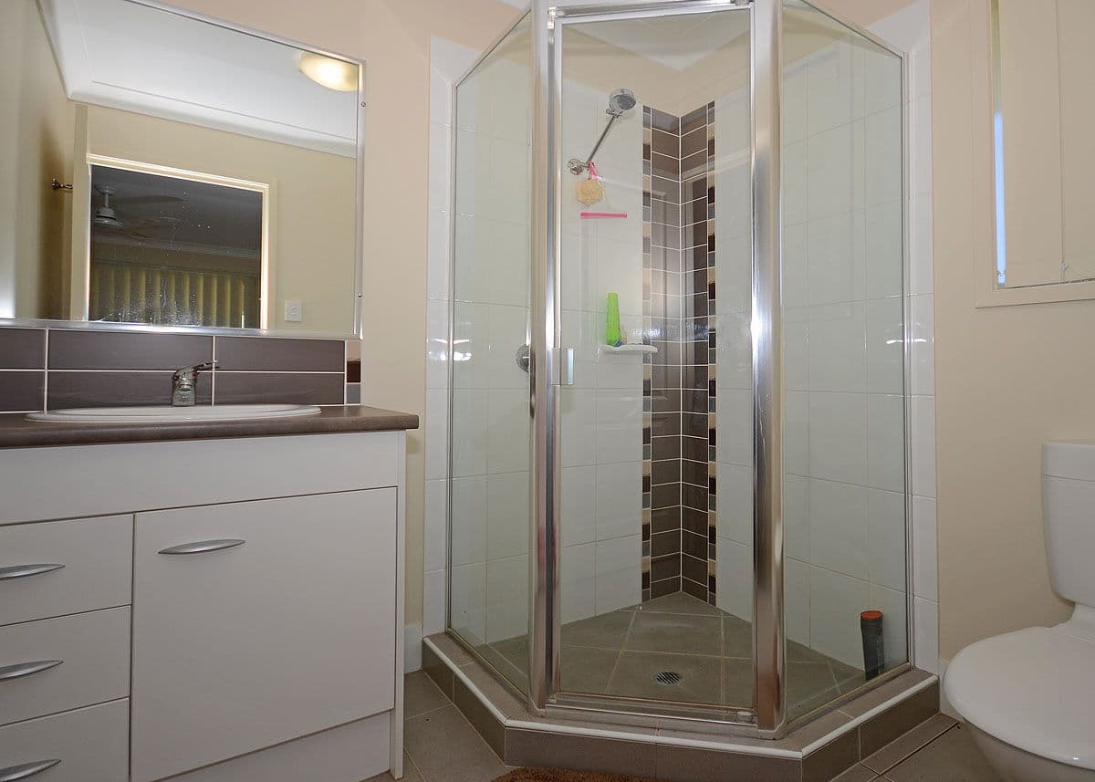13 Parkhill Avenue, WONDUNNA QLD 4655, Wondunna - Thumbnail 7