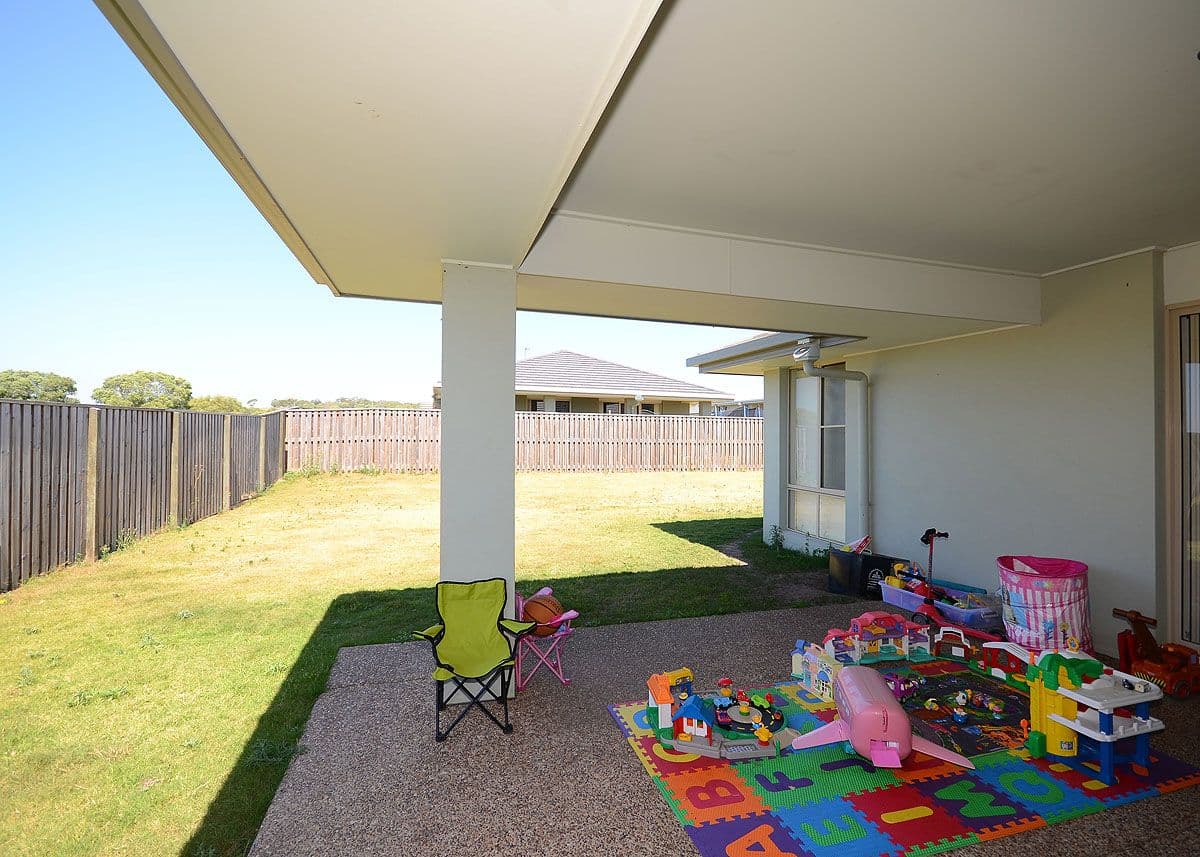 13 Parkhill Avenue, WONDUNNA QLD 4655, Wondunna - Thumbnail 8