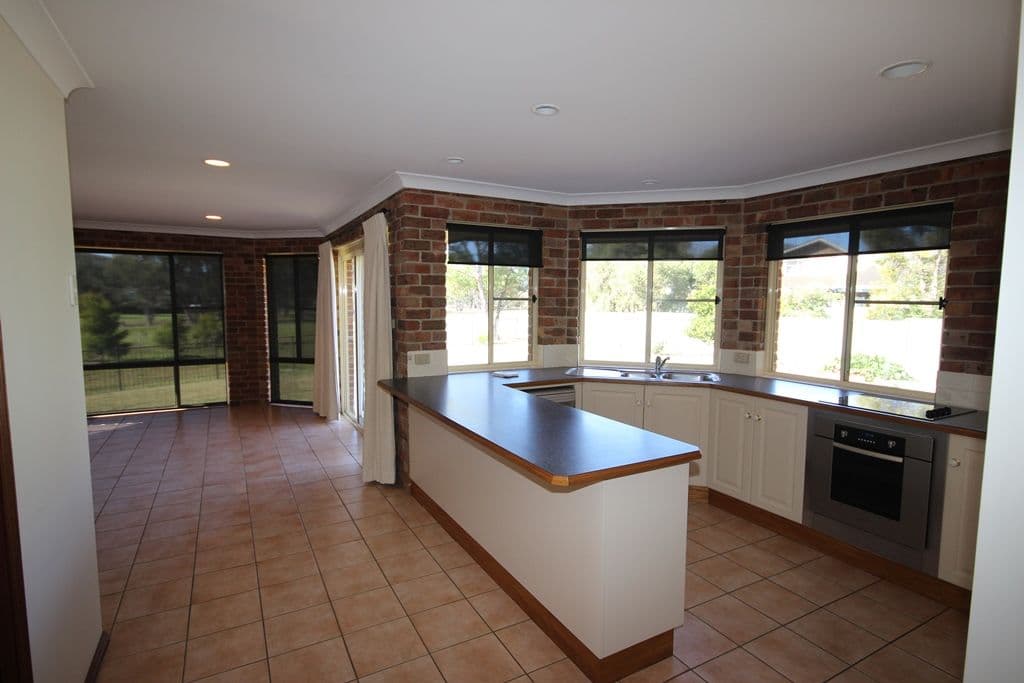 62 Greg Norman Drive, TAMWORTH NSW 2340, Tamworth - Thumbnail 4