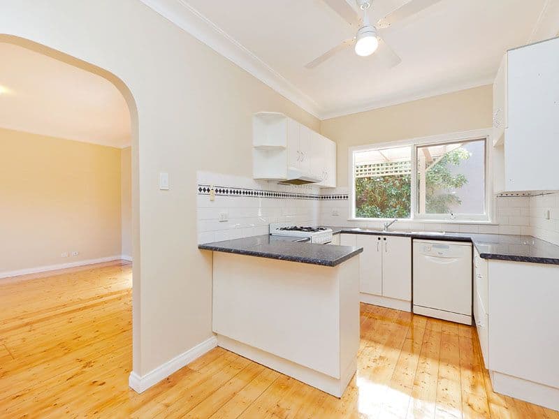 2A Haines Street, CHELTENHAM VIC 3192, Cheltenham - Thumbnail 2