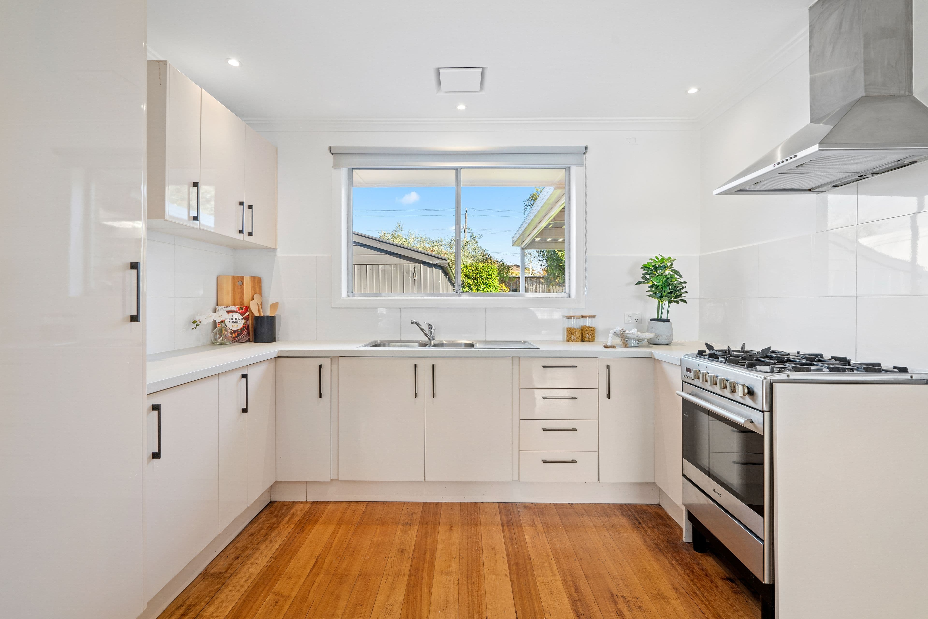 10 Windsor Crescent, Bundoora VIC 3083, Bundoora - Thumbnail 2