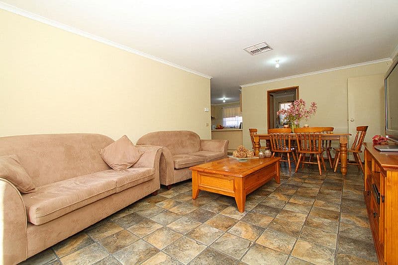 83 Grenda Drive, MILL PARK VIC 3082, Mill Park - Thumbnail 6