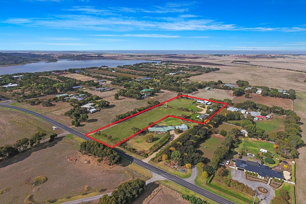 378 Koroit-Port Fairy Road, Crossley VIC 3283, Crossley - Thumbnail 2