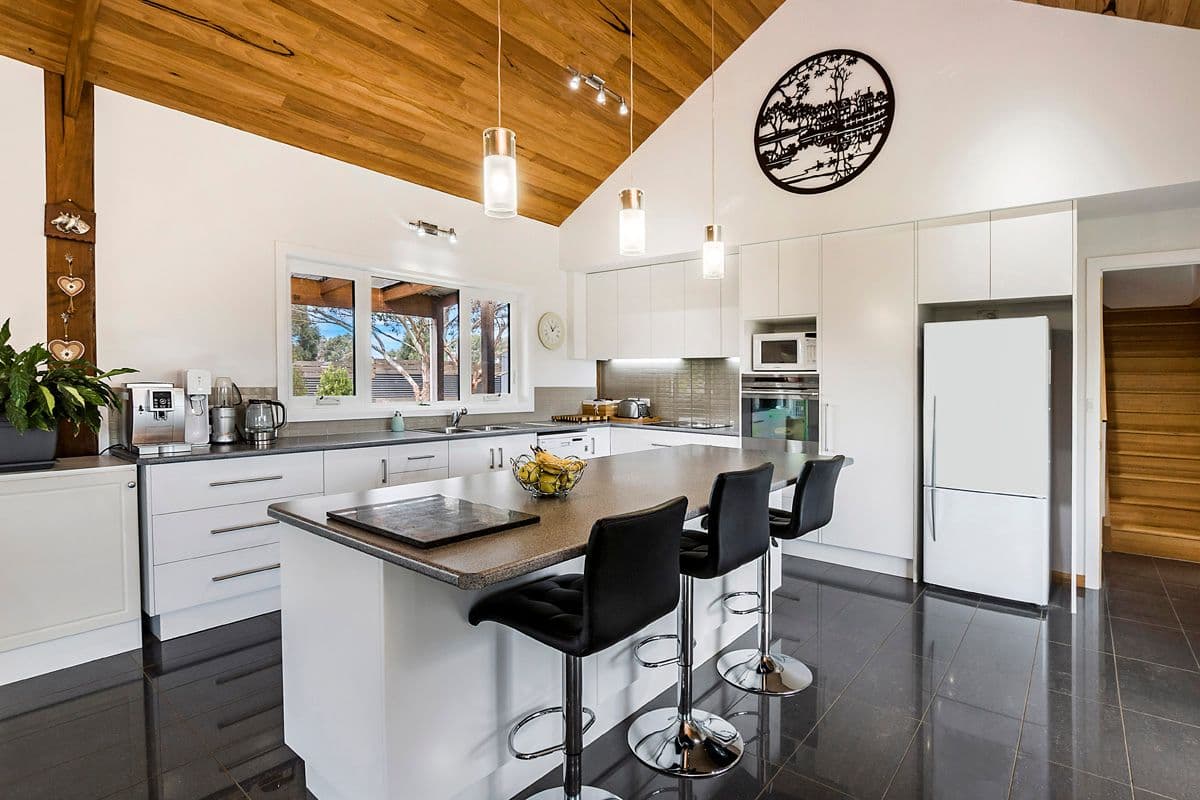 378 Koroit-Port Fairy Road, Crossley VIC 3283, Crossley - Thumbnail 6