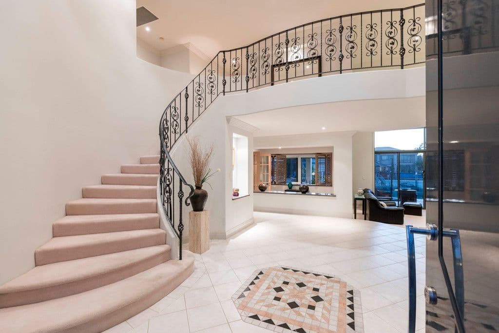 24 Buccaneer Court, SURFERS PARADISE QLD 4217, Surfers Paradise - Thumbnail 2