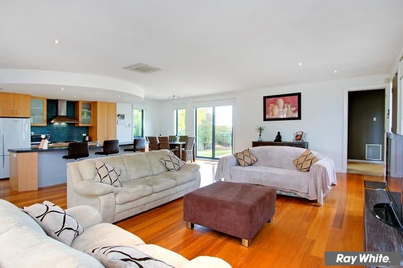 18 Morning Mist Court, MORNINGTON VIC 3931, Mornington - Thumbnail 2