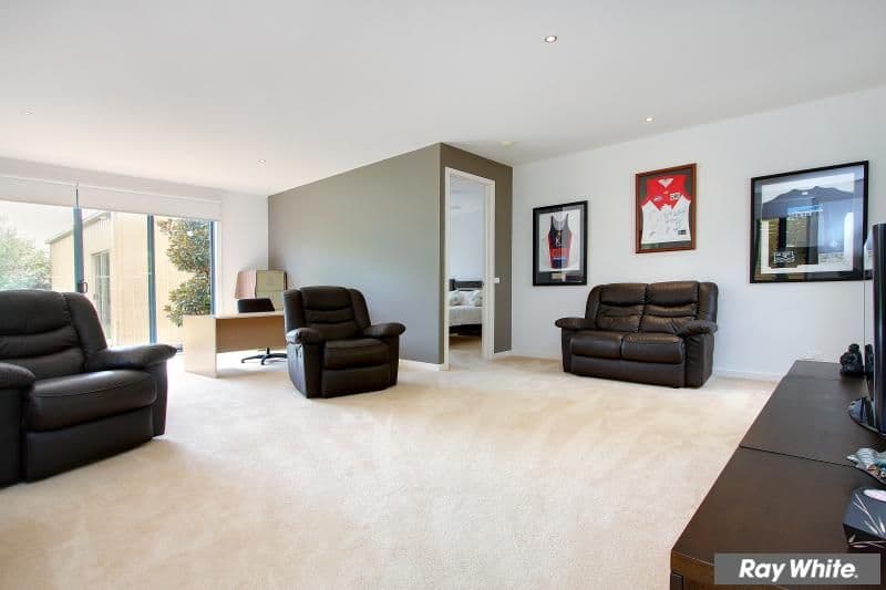 18 Morning Mist Court, MORNINGTON VIC 3931, Mornington - Thumbnail 3