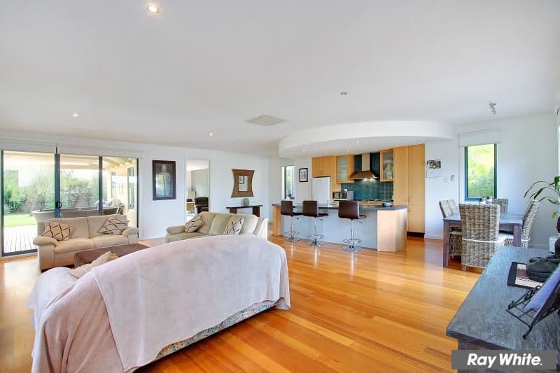 18 Morning Mist Court, MORNINGTON VIC 3931, Mornington - Thumbnail 5