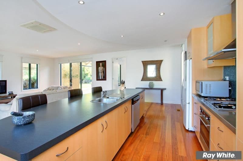 18 Morning Mist Court, MORNINGTON VIC 3931, Mornington - Thumbnail 8