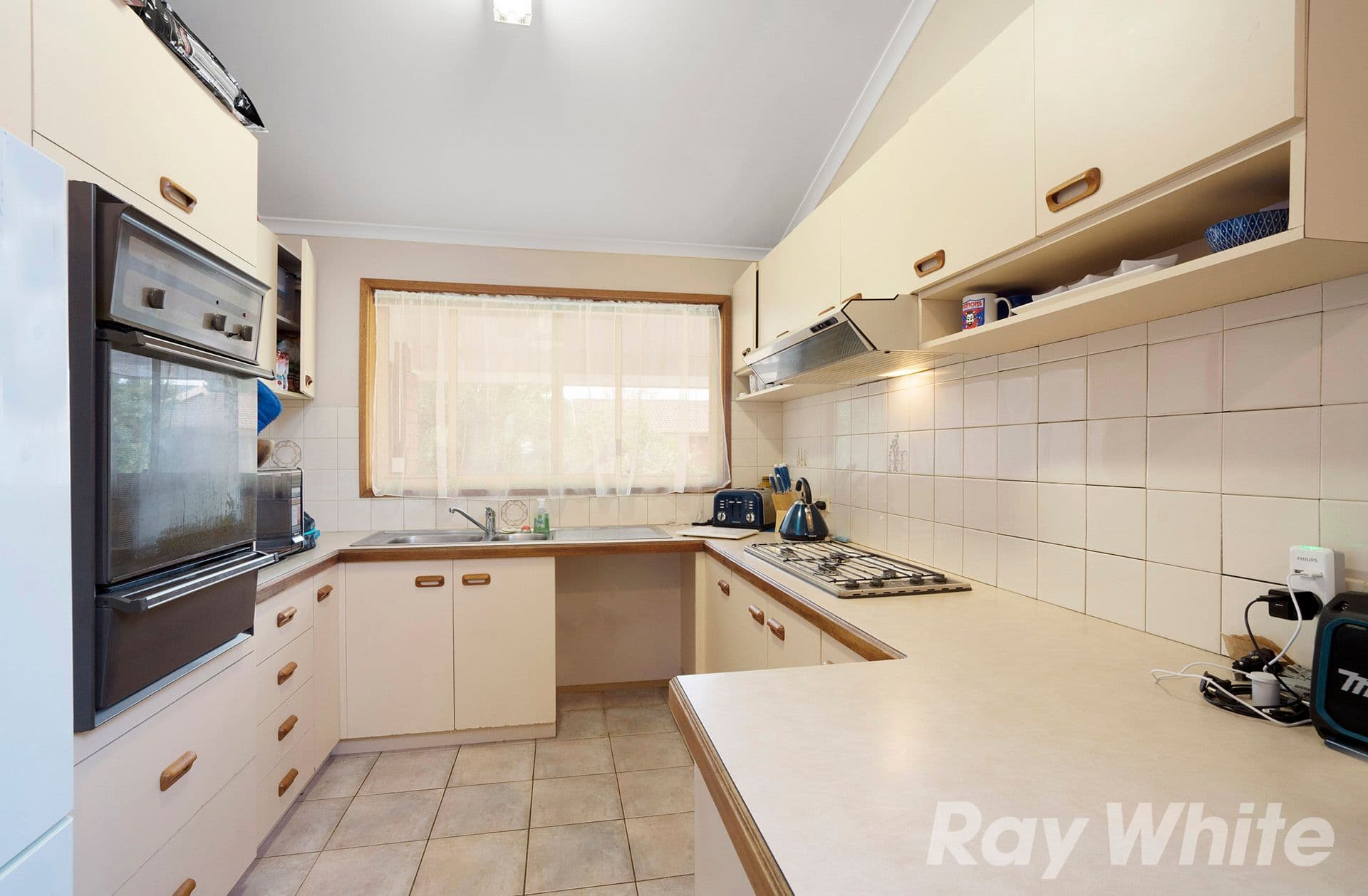11 Hannah Street, Cheltenham VIC 3192, Cheltenham - Thumbnail 2