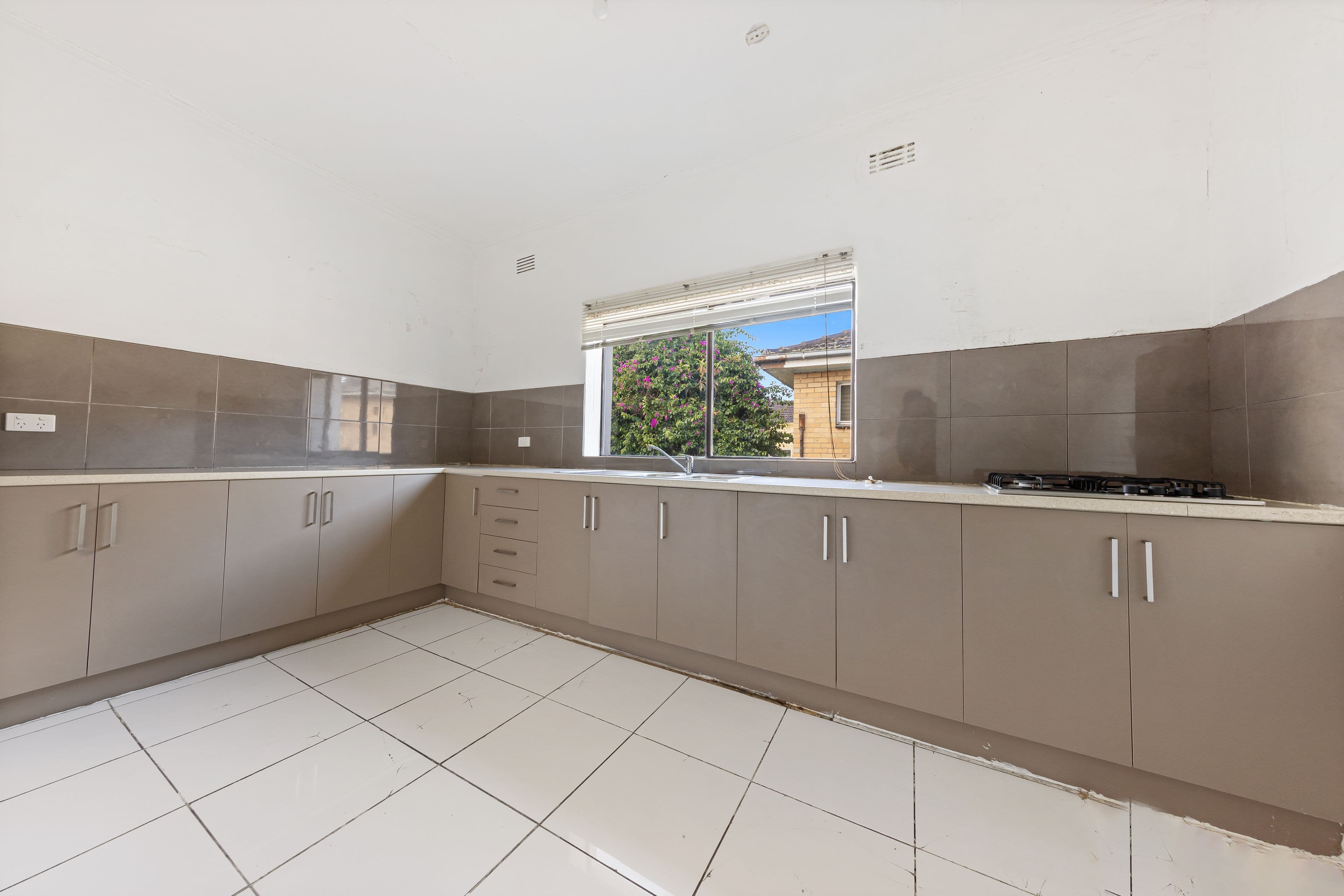 14 Erica Avenue, St Albans VIC 3021, St Albans - Thumbnail 7