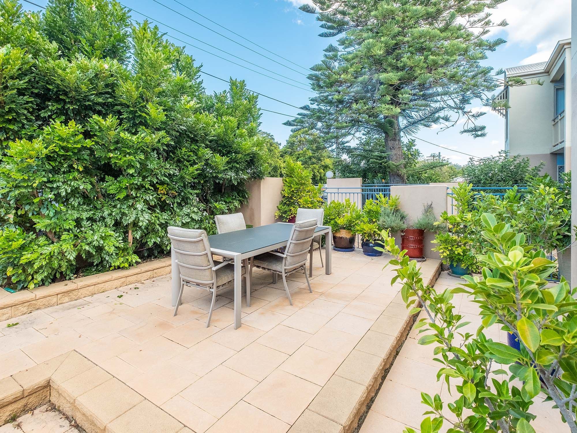 29 Crown Street, Holland Park West QLD 4121, Holland Park West - Thumbnail 2