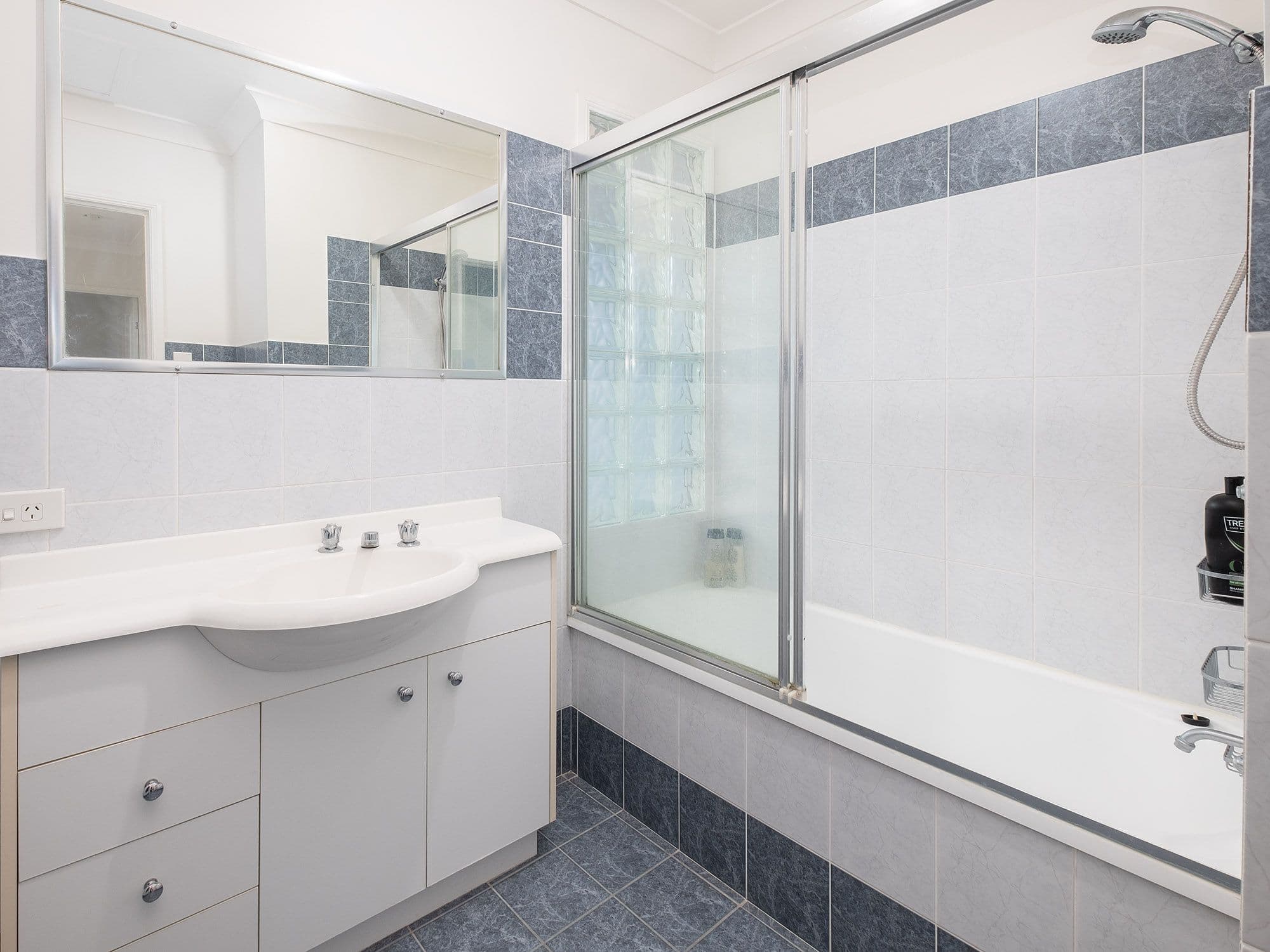 29 Crown Street, Holland Park West QLD 4121, Holland Park West - Thumbnail 6