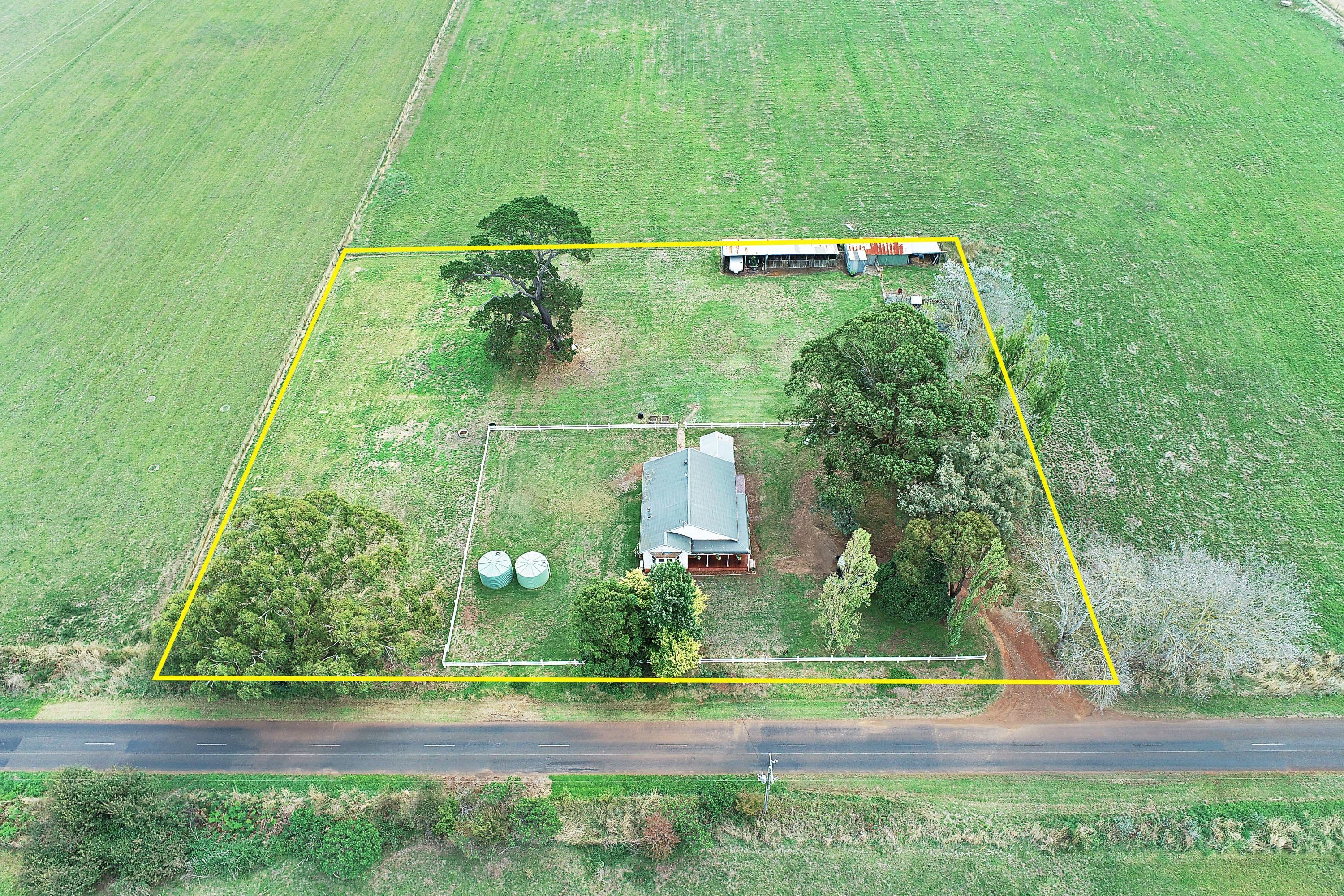 233 Cemetery Road, Cobden VIC 3266, Cobden - Thumbnail 2