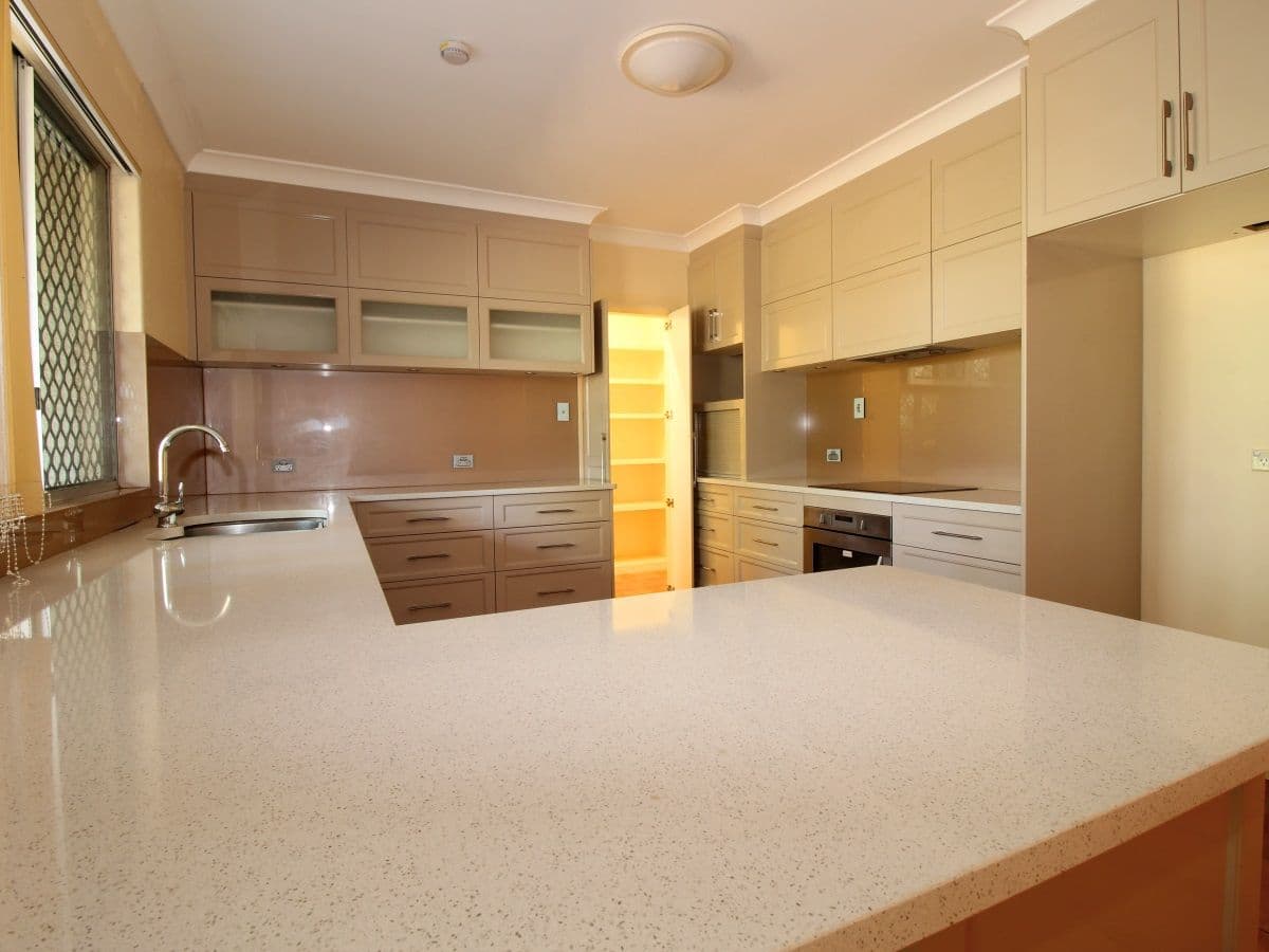 26 Gregory Highway, Emerald QLD 4720, Emerald - Thumbnail 3