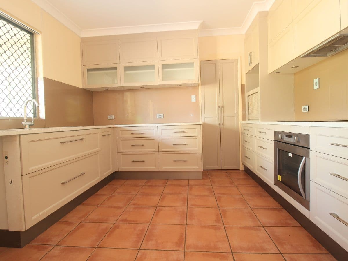 26 Gregory Highway, Emerald QLD 4720, Emerald - Thumbnail 4
