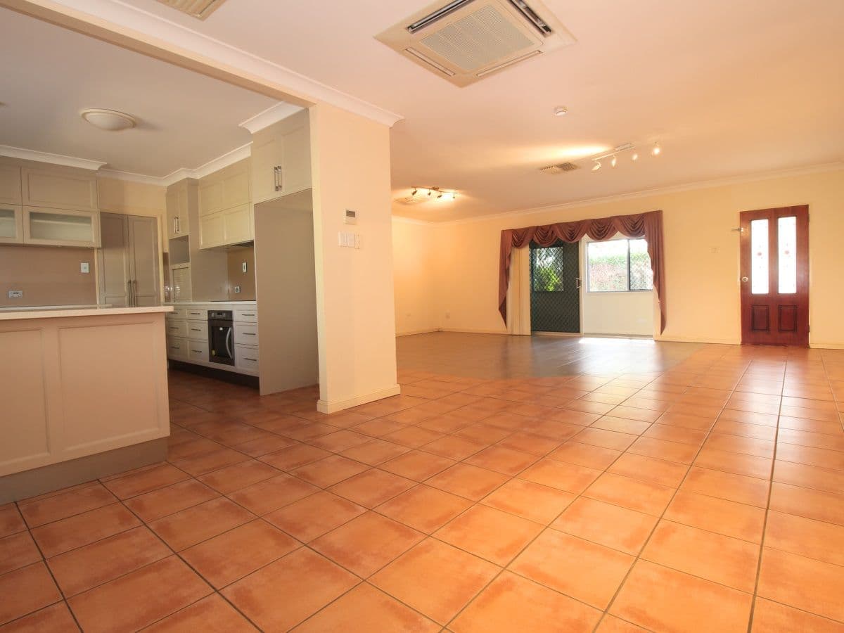 26 Gregory Highway, Emerald QLD 4720, Emerald - Thumbnail 5