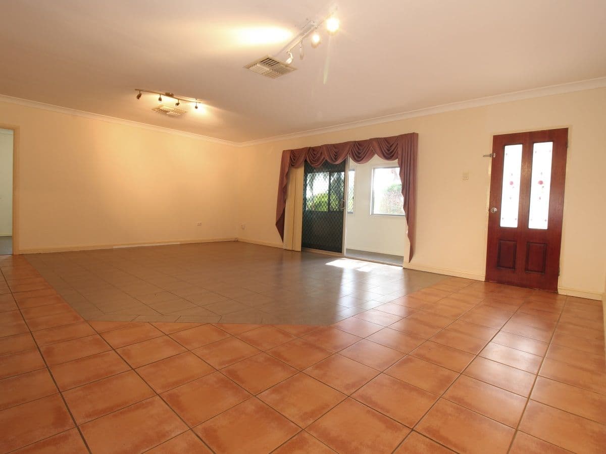 26 Gregory Highway, Emerald QLD 4720, Emerald - Thumbnail 6