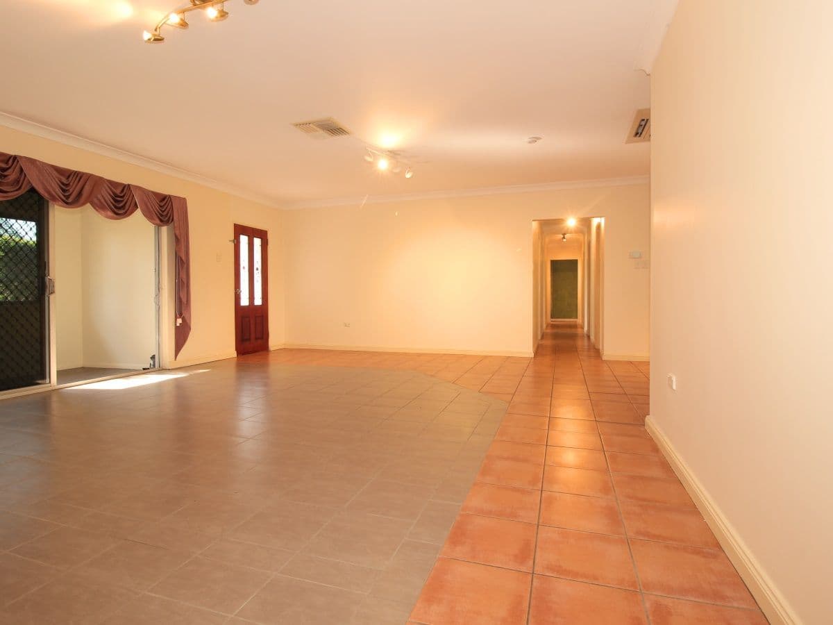 26 Gregory Highway, Emerald QLD 4720, Emerald - Thumbnail 7