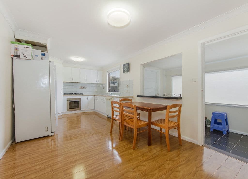 13 Avondale Avenue, St Albans VIC 3021, St Albans - Thumbnail 3