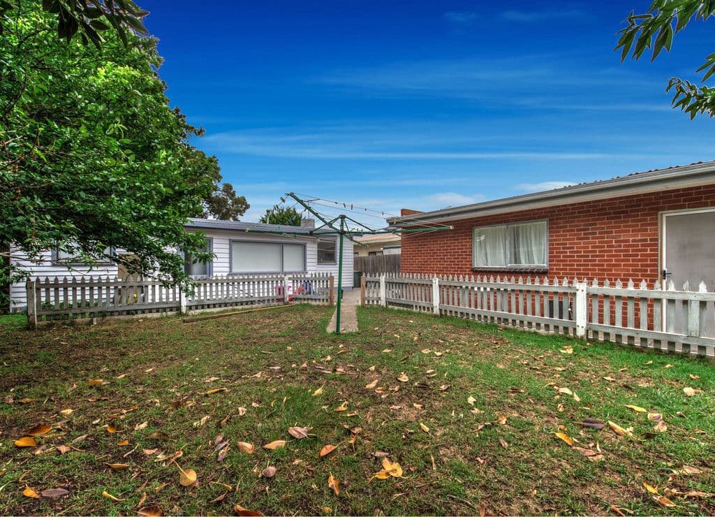 13 Avondale Avenue, St Albans VIC 3021, St Albans - Thumbnail 8