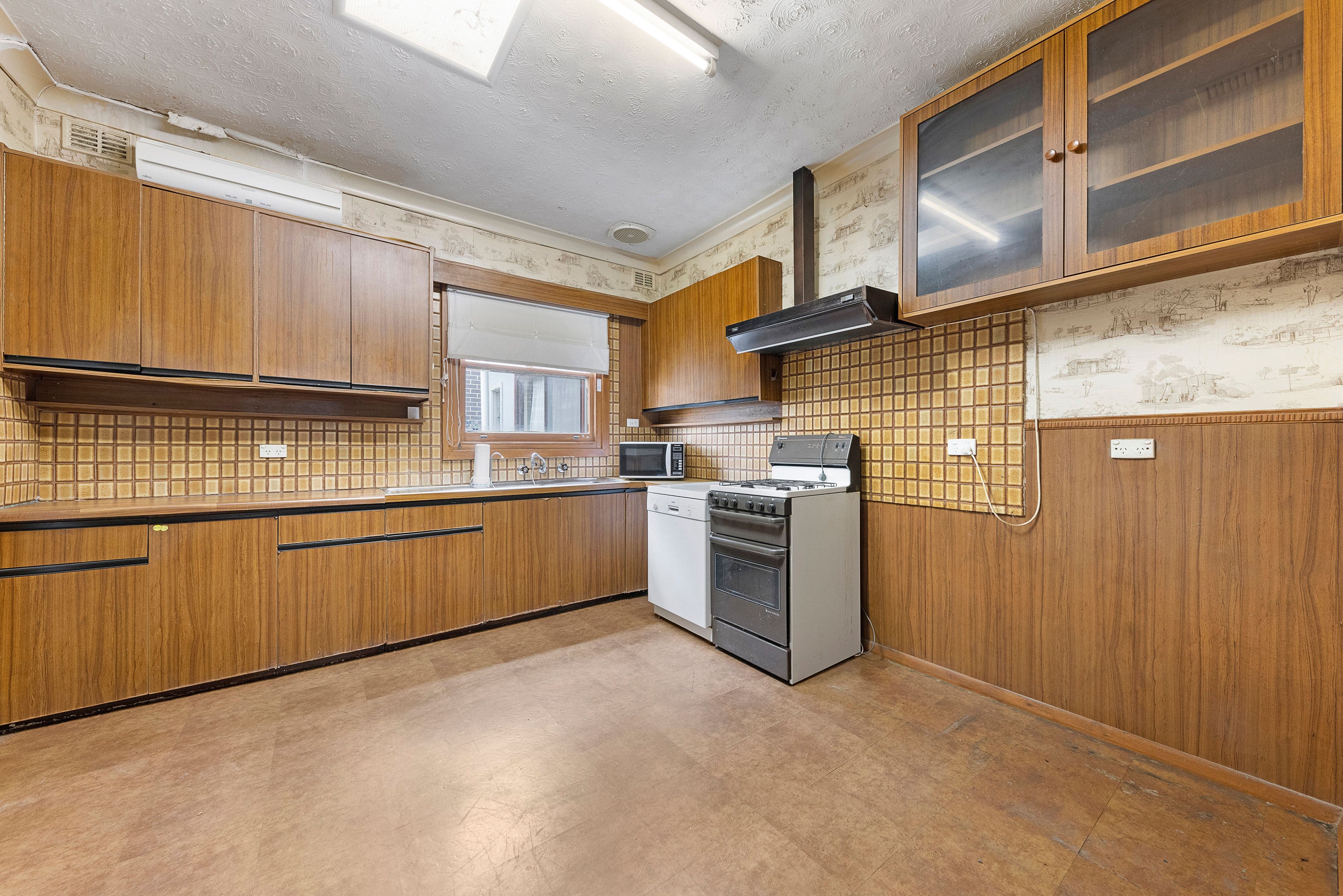 10 Denmead Avenue, Campbelltown SA 5074, Campbelltown - Thumbnail 2