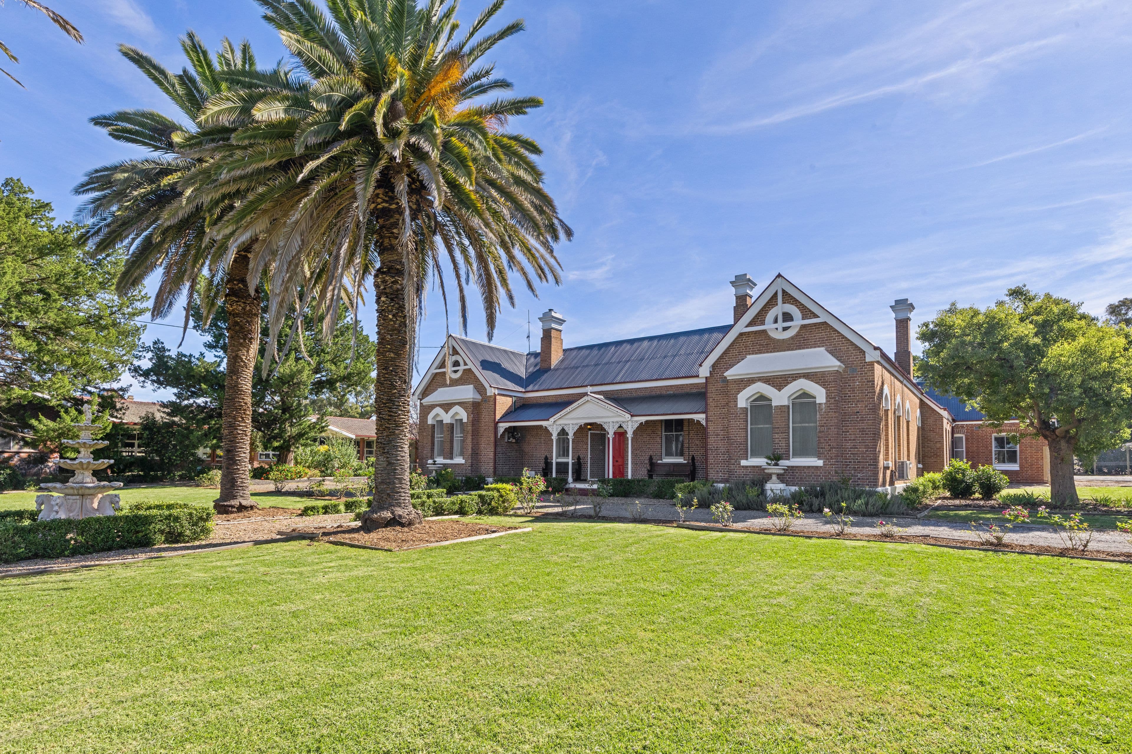 33 Newham Way, Altona Meadows - Image 1