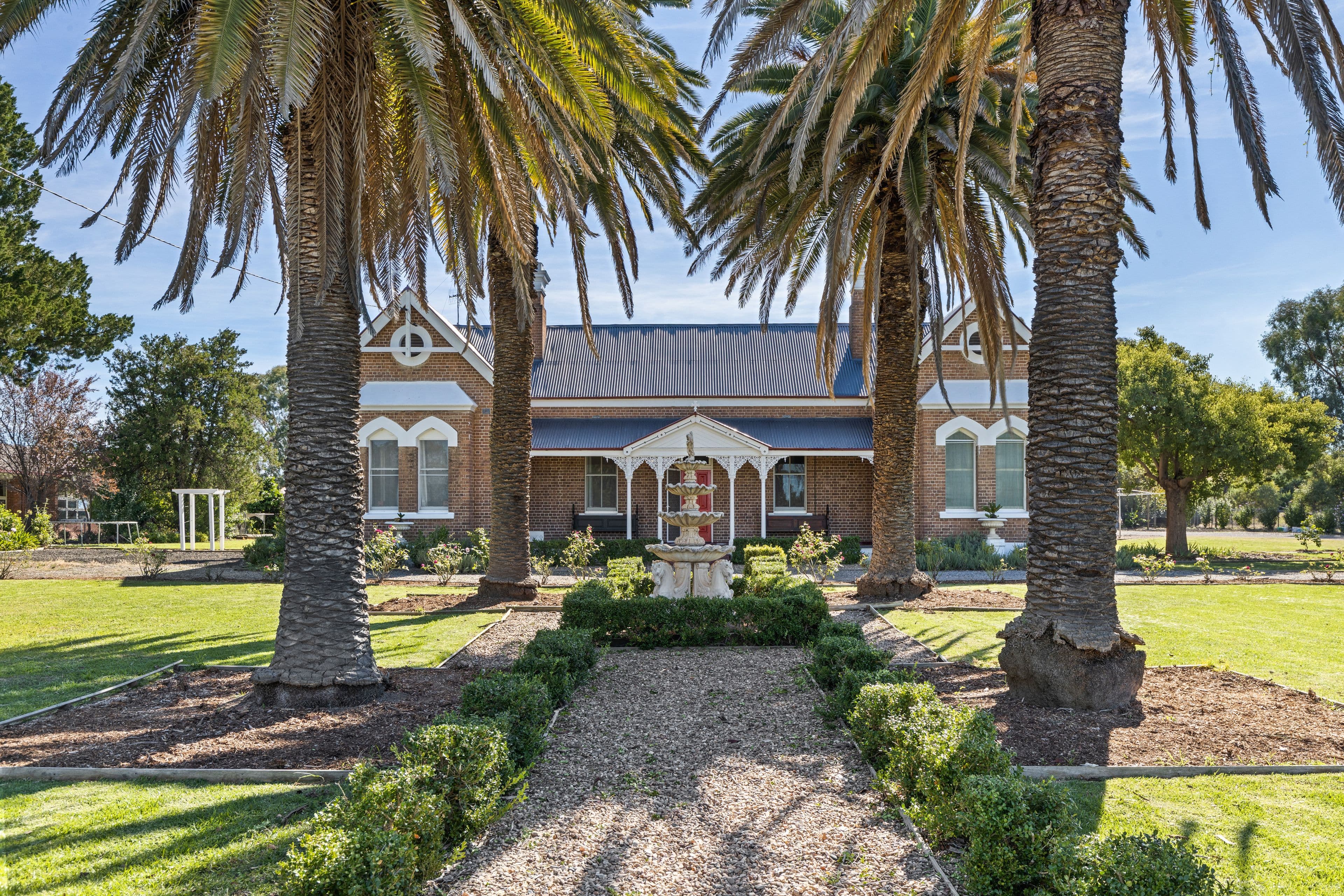 33 Newham Way, Altona Meadows - Thumbnail 3