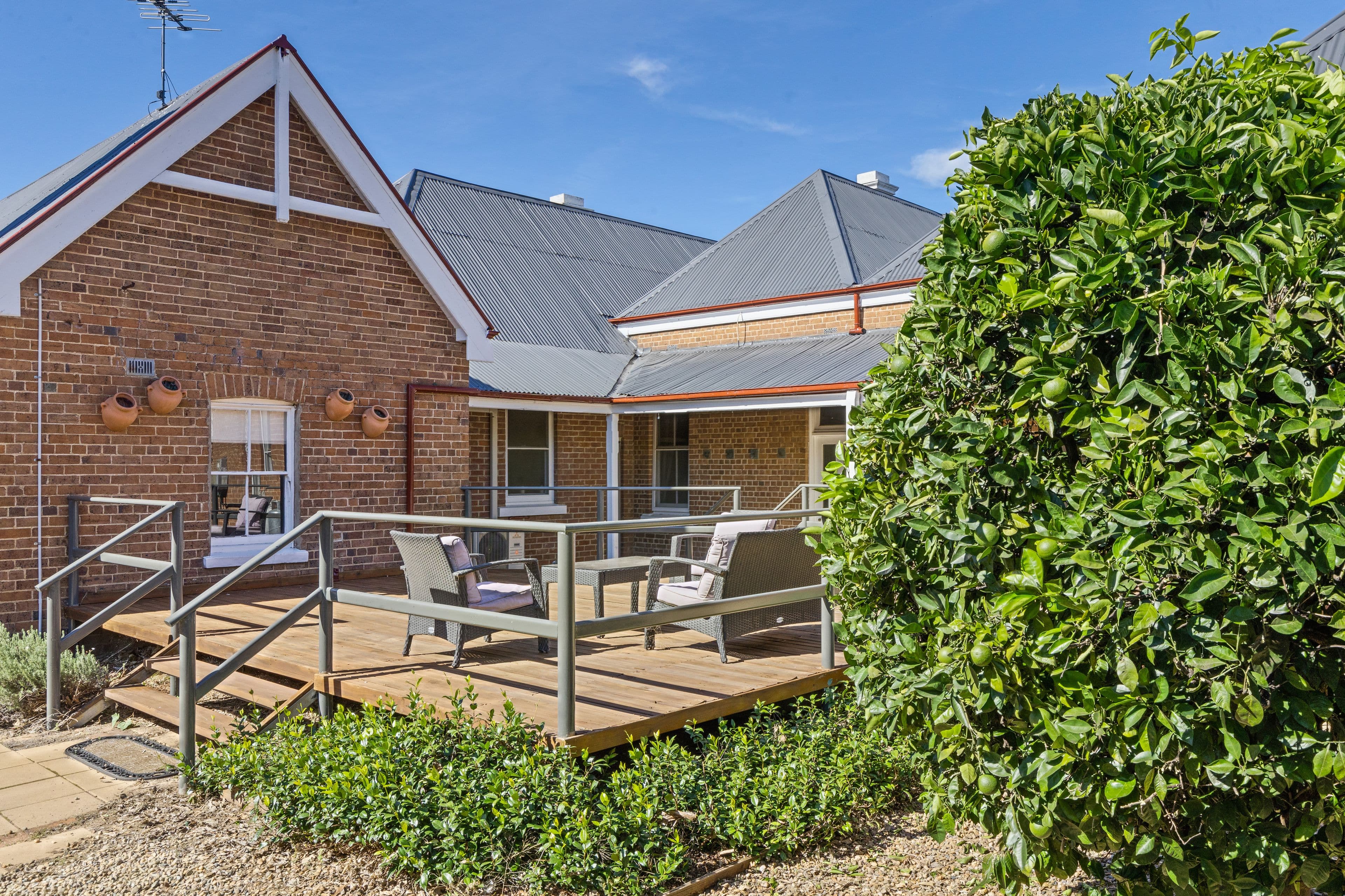 33 Newham Way, Altona Meadows - Thumbnail 6