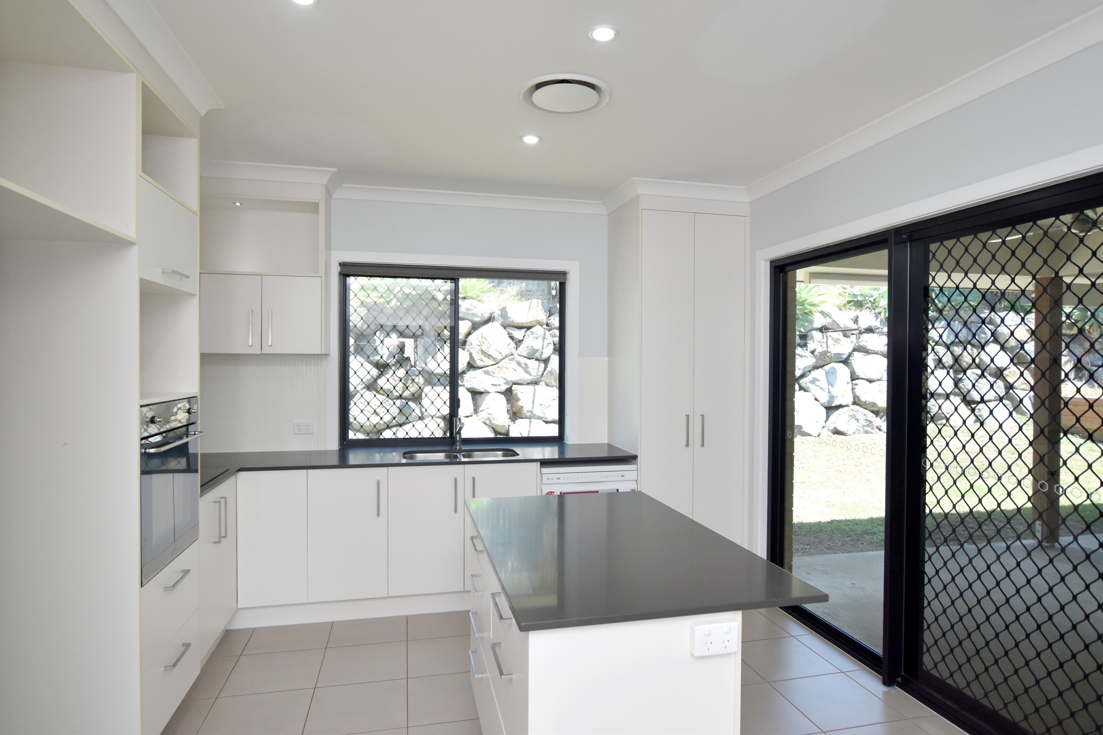 14 Kennedy Close, Glen Eden QLD 4680, Glen Eden - Thumbnail 3