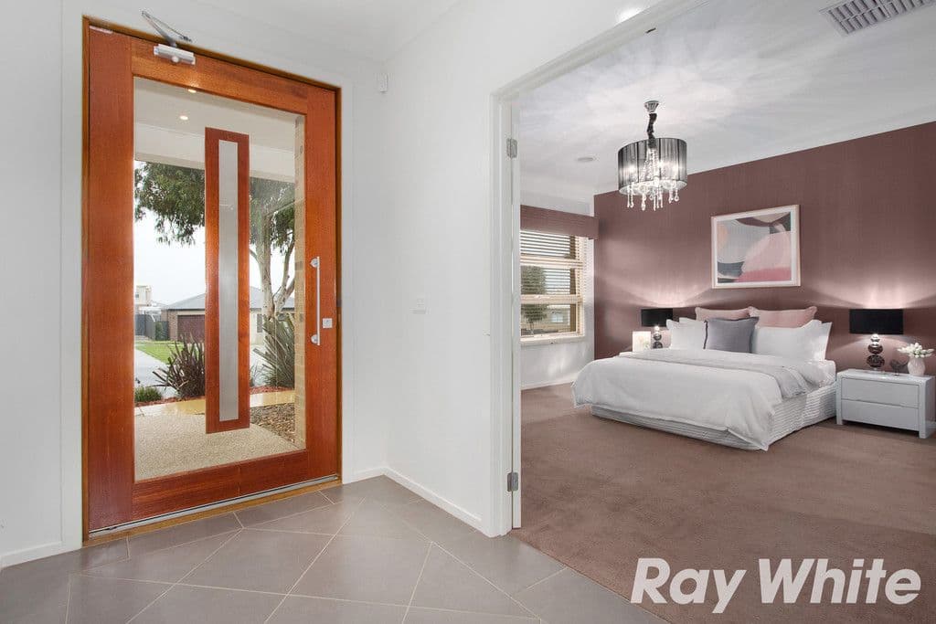 11 Bonneville Parade, Pakenham VIC 3810, Pakenham - Thumbnail 2