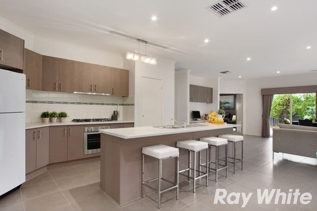 11 Bonneville Parade, Pakenham VIC 3810, Pakenham - Thumbnail 5