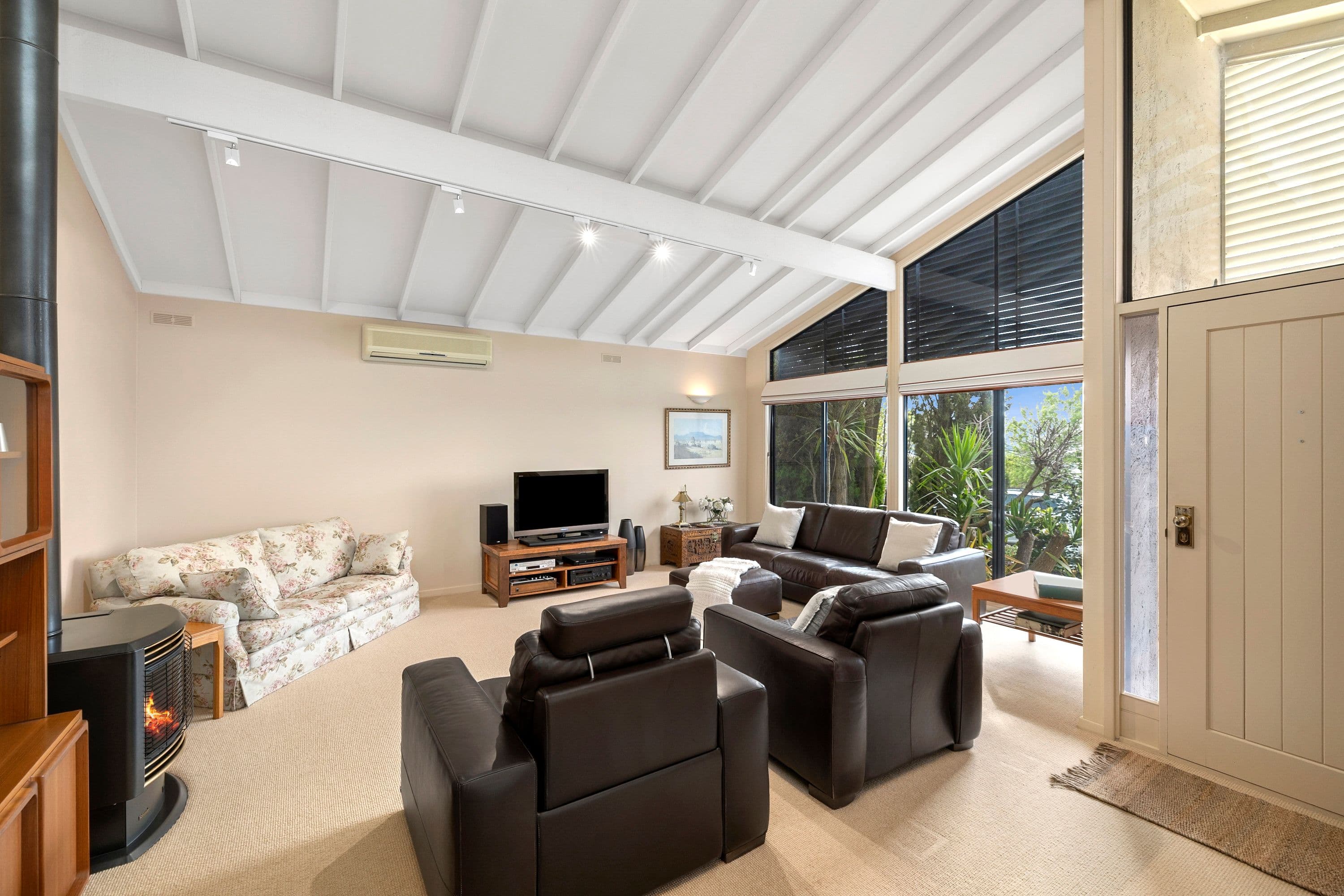 14 Vanstan Street, Ararat VIC 3377, Ararat - Thumbnail 2