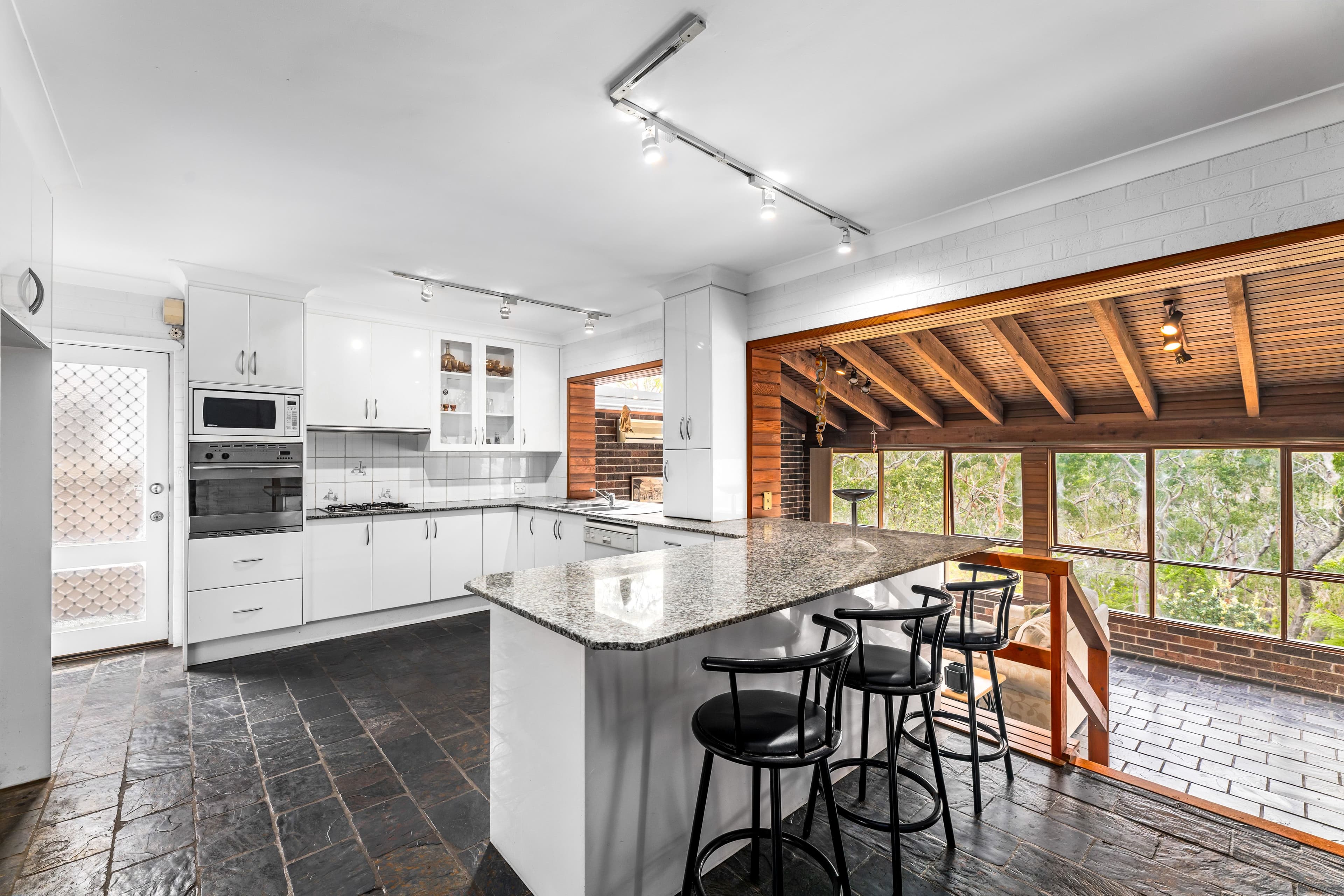 46 Jervis Drive, Illawong NSW 2234, Illawong - Thumbnail 3