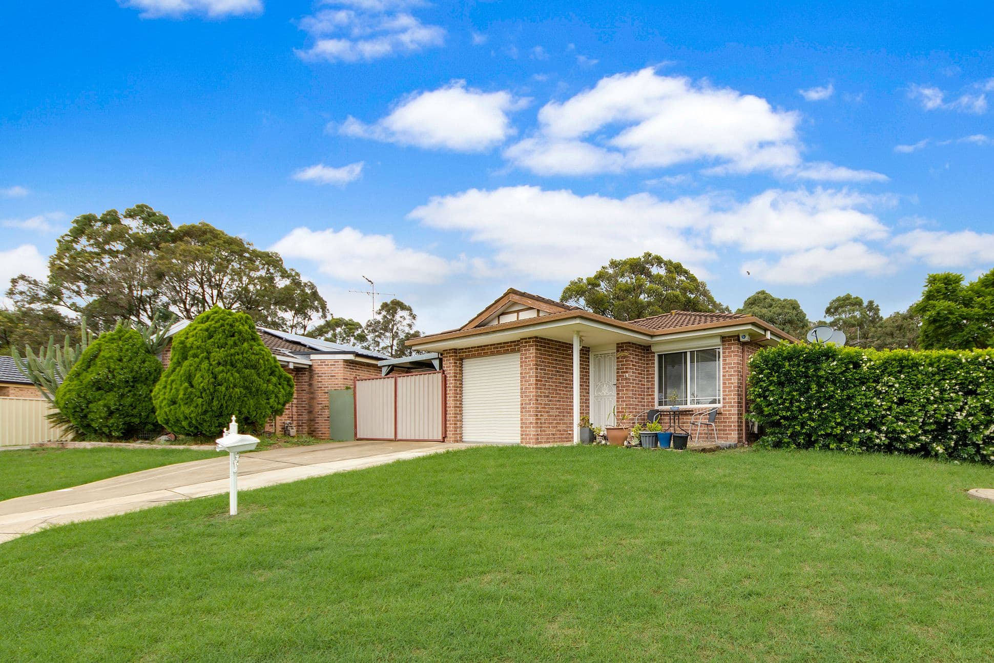 17 Davy Place, St Helens Park - Thumbnail 2