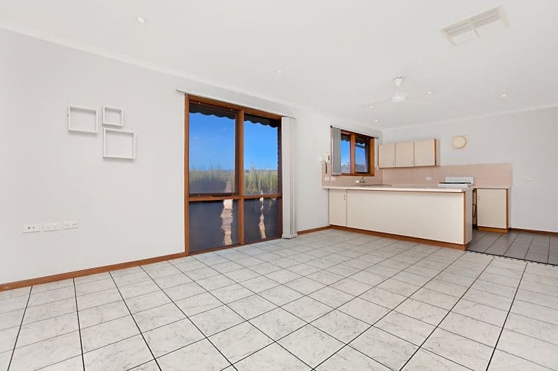 3 Plumtree Crescent, HUNTFIELD HEIGHTS SA 5163, Huntfield Heights - Thumbnail 2