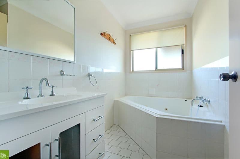 28  Mummuga Close, FLINDERS NSW 2529, Flinders - Thumbnail 4