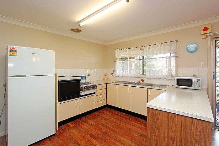 15 Marine Street, REDLAND BAY QLD 4165, Redland Bay - Thumbnail 3