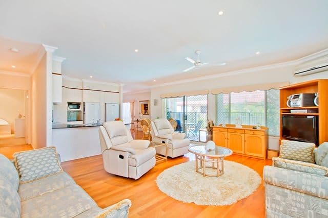 20 Tara Vista Boulevarde, HIGHLAND PARK QLD 4211, Highland Park - Thumbnail 2