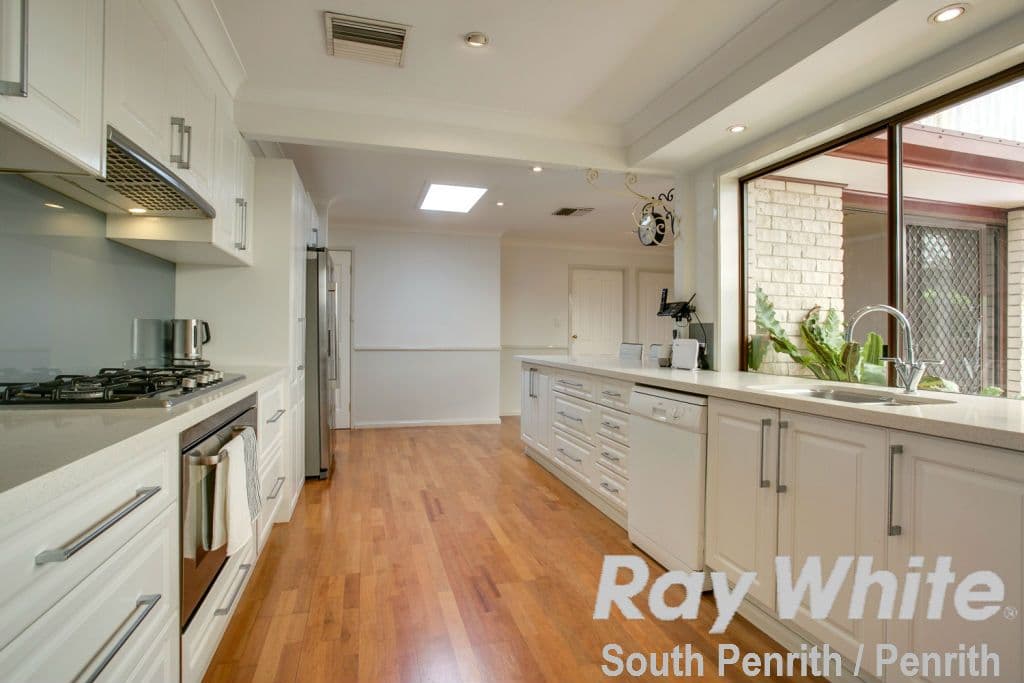 6 Tent Street, Kingswood - Thumbnail 2