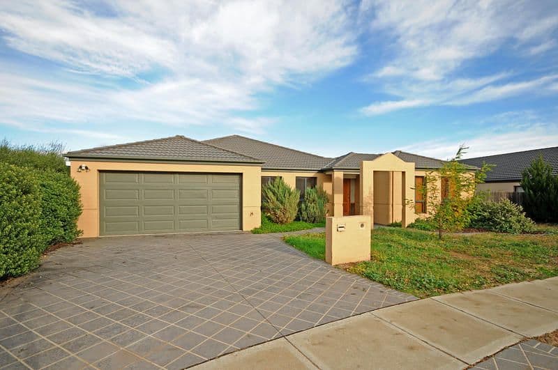 6 Angell Place, BANKS ACT 2906, Banks - Image 1