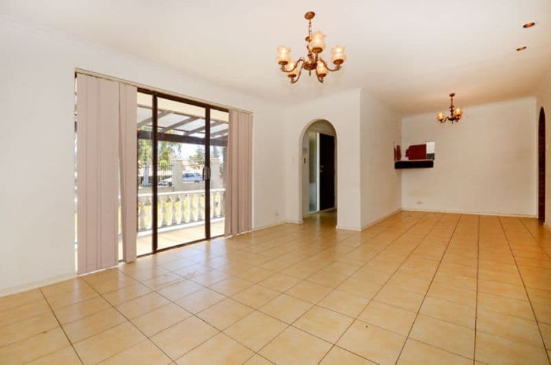 90 Girrawheen Avenue, GIRRAWHEEN WA 6064, Girrawheen - Thumbnail 5