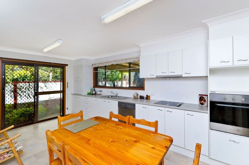 64 Barrier Reef Drive, MERMAID WATERS QLD 4218, Mermaid Waters - Thumbnail 3