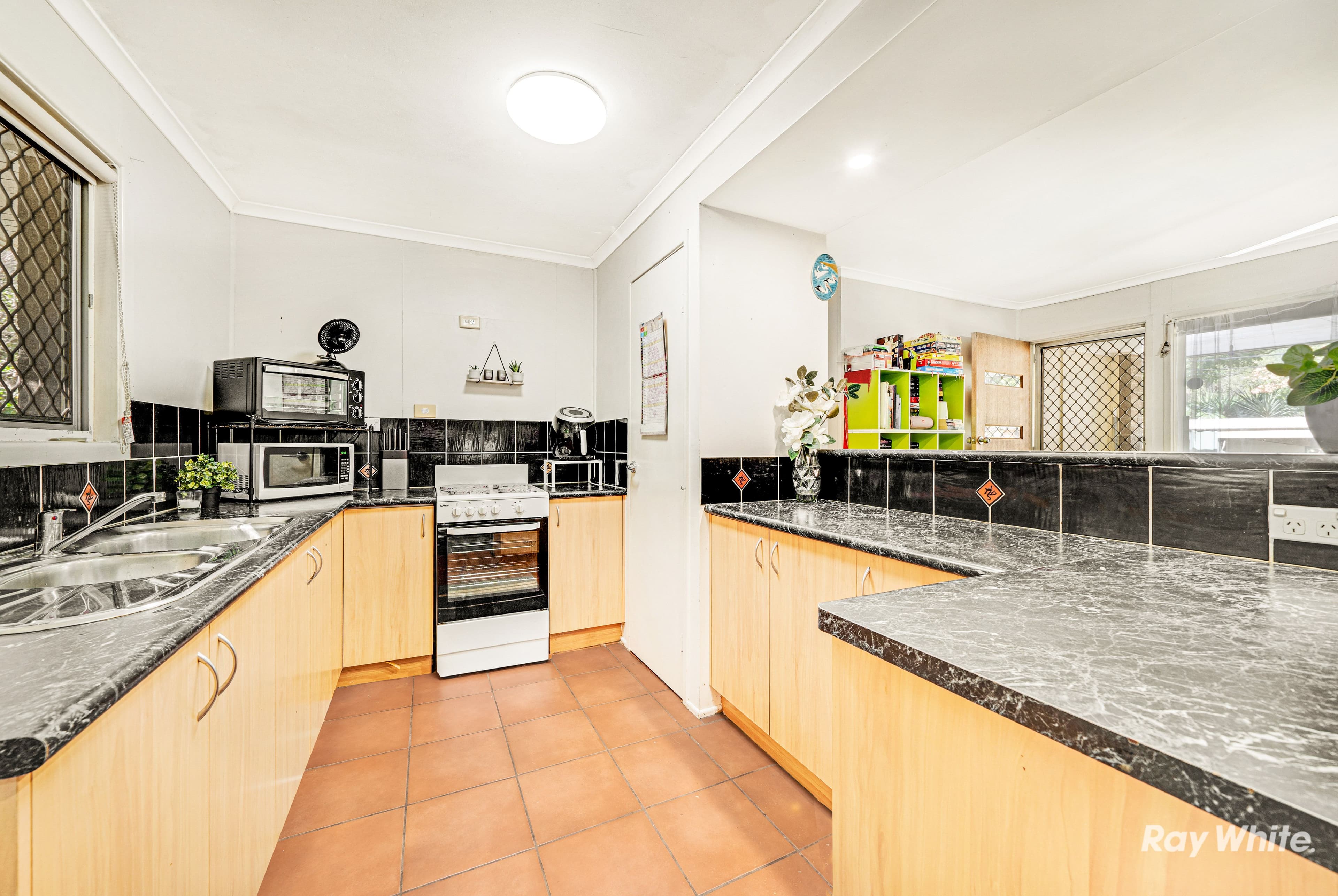 14 Vacy Court, Eagleby QLD 4207, Eagleby - Thumbnail 2